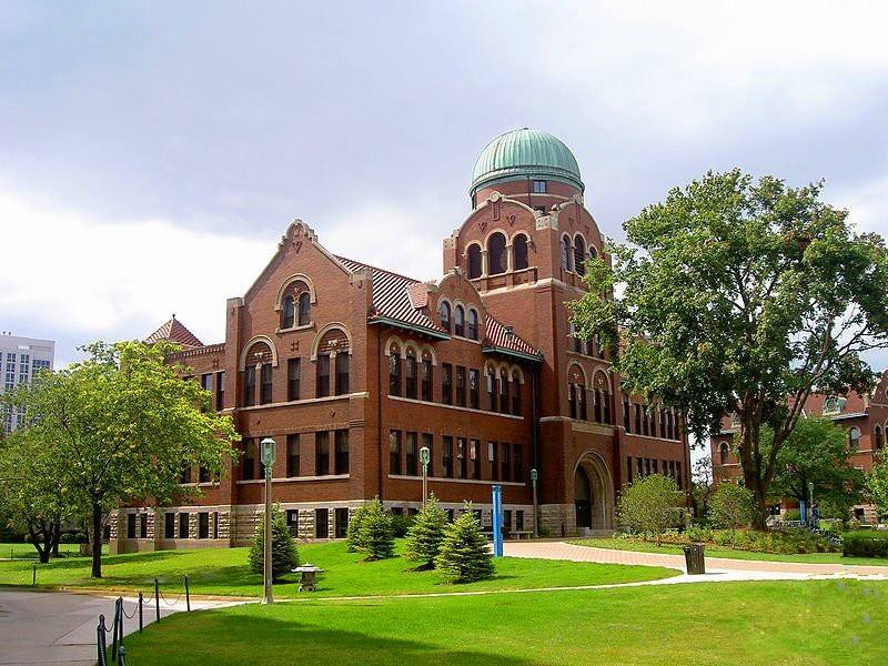 伊利诺伊大学芝加哥分校学校图片