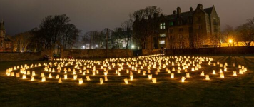 圣安德魯斯大學(xué) | 圣安德魯斯社區(qū)受邀在最長的夜晚走光之路