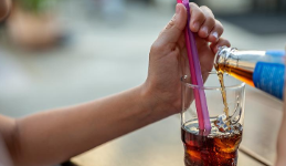 劍橋大學(xué)  | 僅在六年級(jí)的女孩中，含糖飲料稅每年就可以防止5000多例肥胖