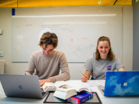 阿德莱德大学 | 联邦资助的学生名额解决了技能短缺问题