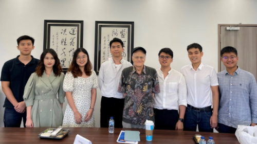 诺贝尔经济学奖得主托马斯·萨金特教授到访新加坡国立大学风险管理研究所