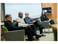 斯坦福大学 | 在斯坦福大学的一个论坛上，仔细研究关于课程的争议