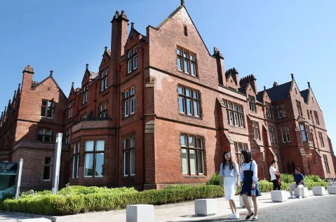 英国女王大学精算与风险管理专业学生的一天