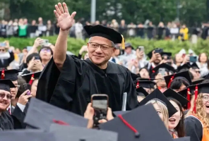 黄仁勋，加入清华大学？手握6个荣誉博士，63岁的黄仁勋真的杀疯了&hellip;&hellip;