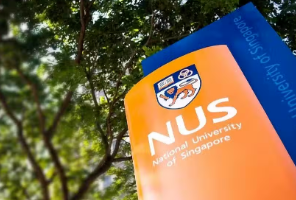 NUS26Fall录取数据公布，招生再扩张！速看，英国留学签证生活费上涨，北师港浸大新增语言硕士。